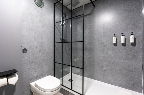 Bolton Stadium Hotel-浴室