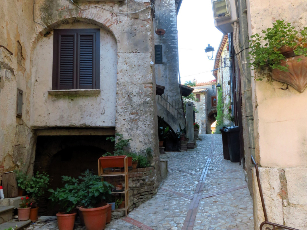 borgo medioevale di Contigliano alta景点图片