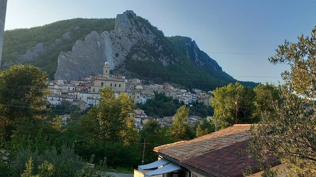 Lago di Bomba-Bomba必去景点