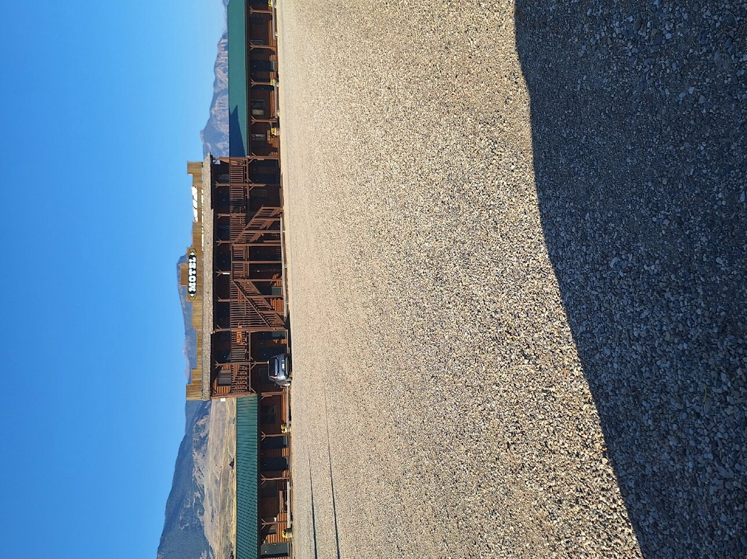 黄石谷酒店主图