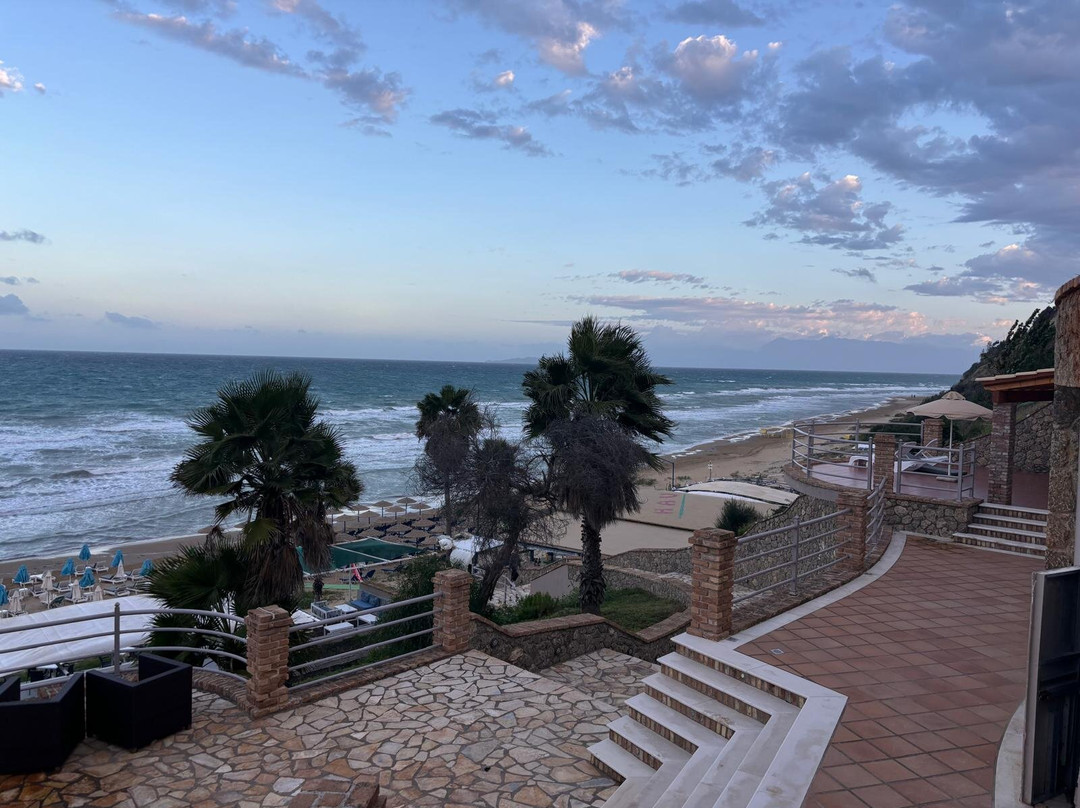 Agios Stefanos Beach景点图片