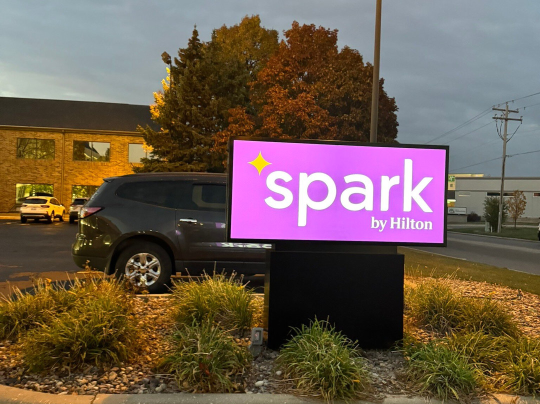 格林湾希尔顿恒庭酒店主图