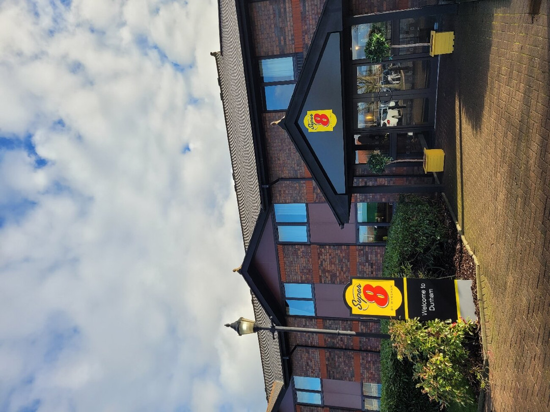 Super 8 By Wyndham Durham主图