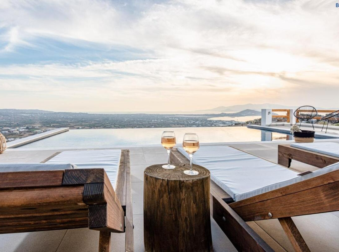 Naxos Skyline Deluxe Villas主图