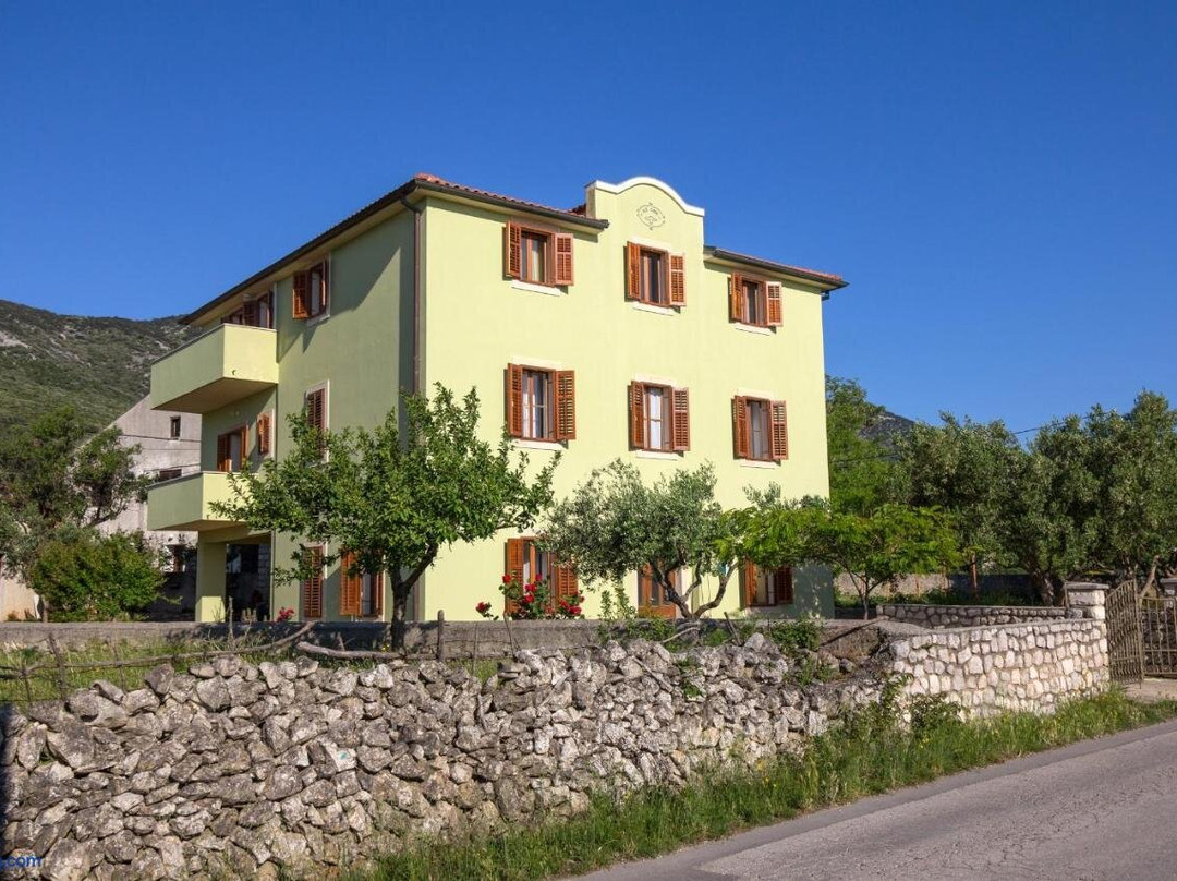 Apartments and Rooms With Parking Space Nerezine, Losinj - 2506