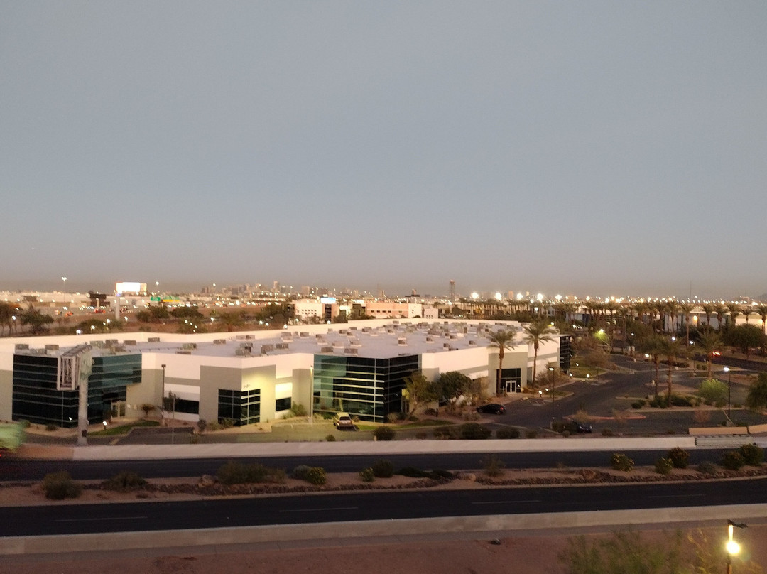 凤凰城机场德鲁酒店主图