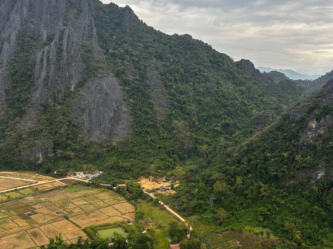 VangVieng Paramotor Center & Pilot's Cafe-旺阳必去景点