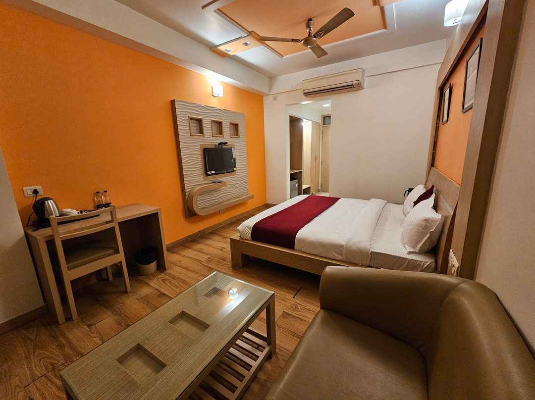 Hotel Crown Palace主图