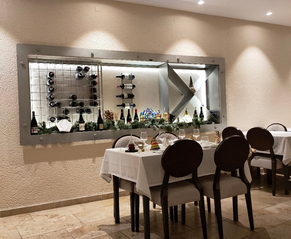 Hotel Restaurant Logis Victor Hugo主图