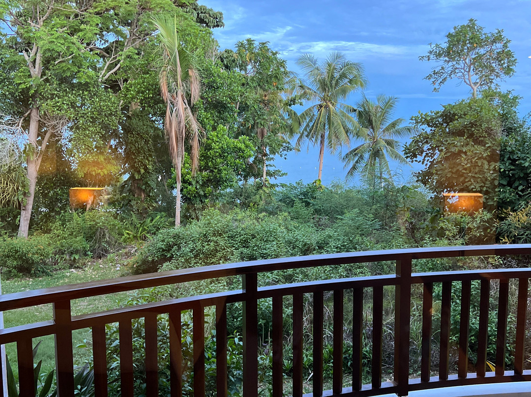 阿蒙燕丽海滩度假村主图