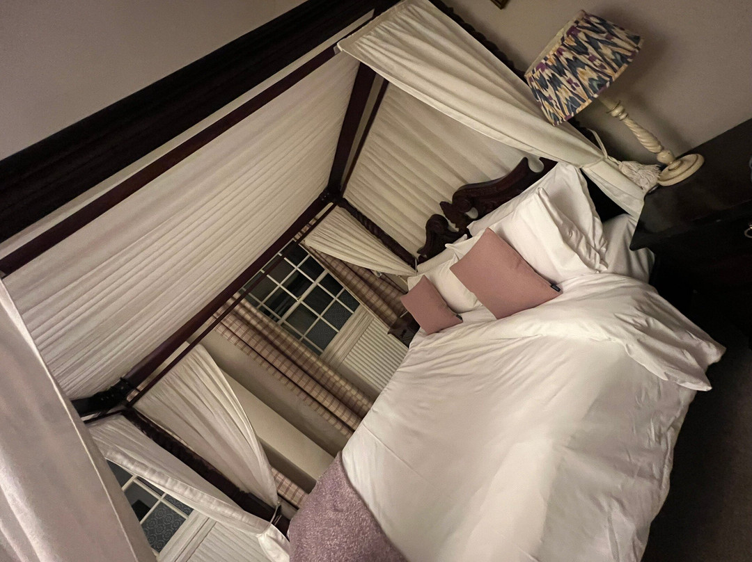 The White Hart Hotel主图