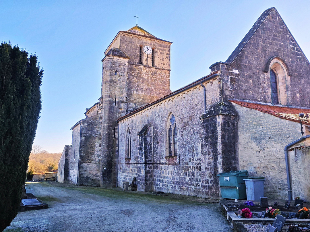 Eglise Saint Saturnin-Saint Saturnin du Bois必去景点