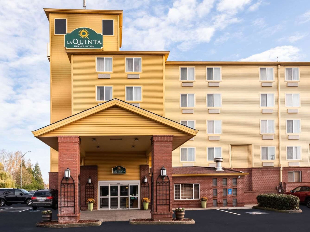 Maywood Park酒店住宿-波特兰机场拉昆塔套房酒店