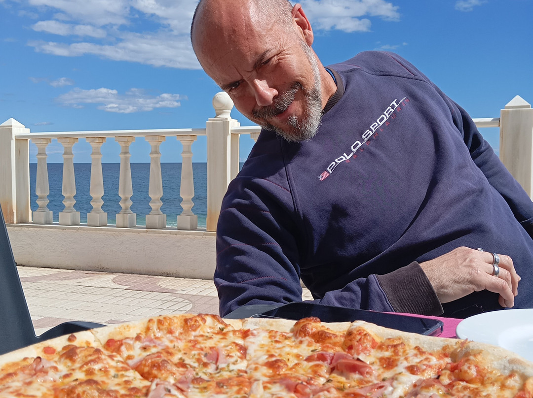Ragazz@'s Pizza & Bar