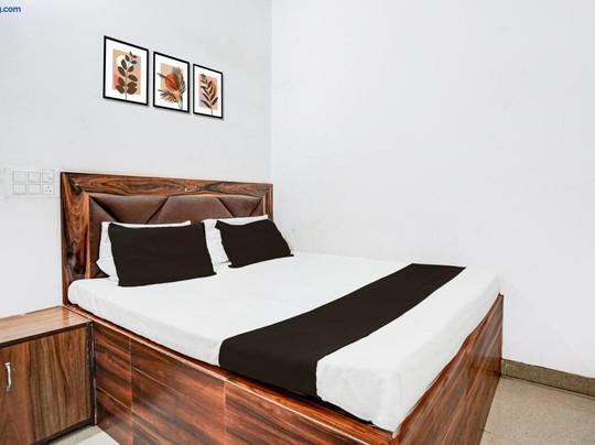 Hotel O The Golden Star