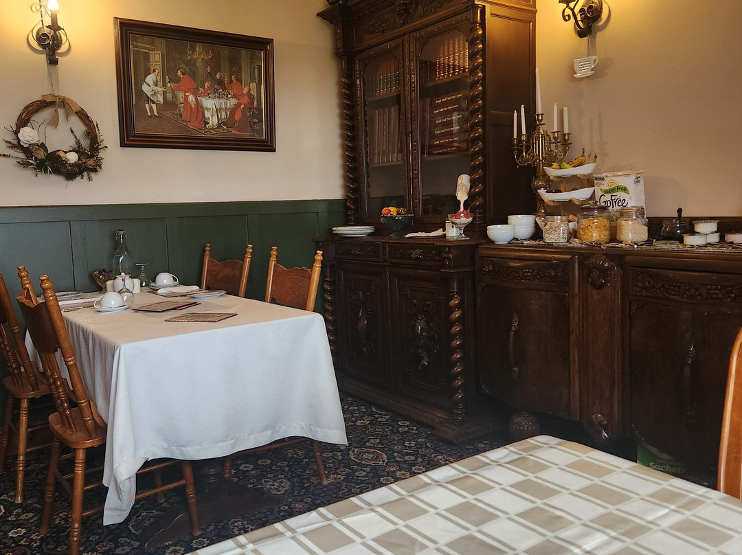 Rossmore Manor主图