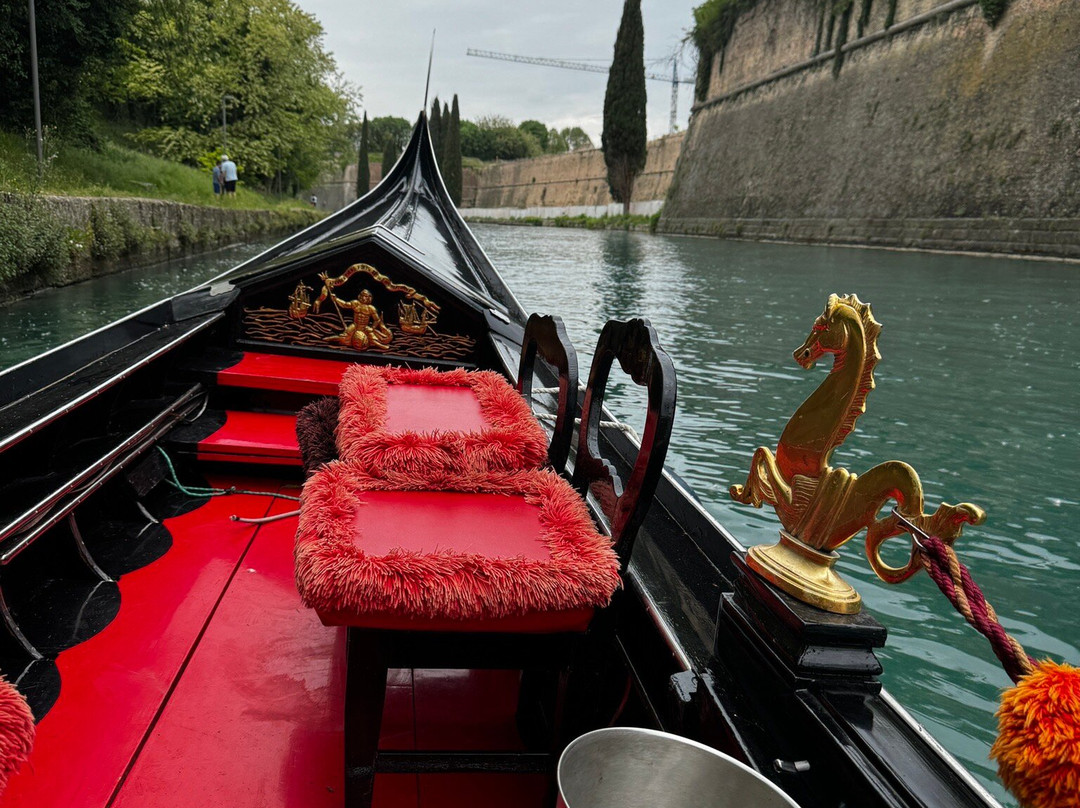 Gondola Service景点图片