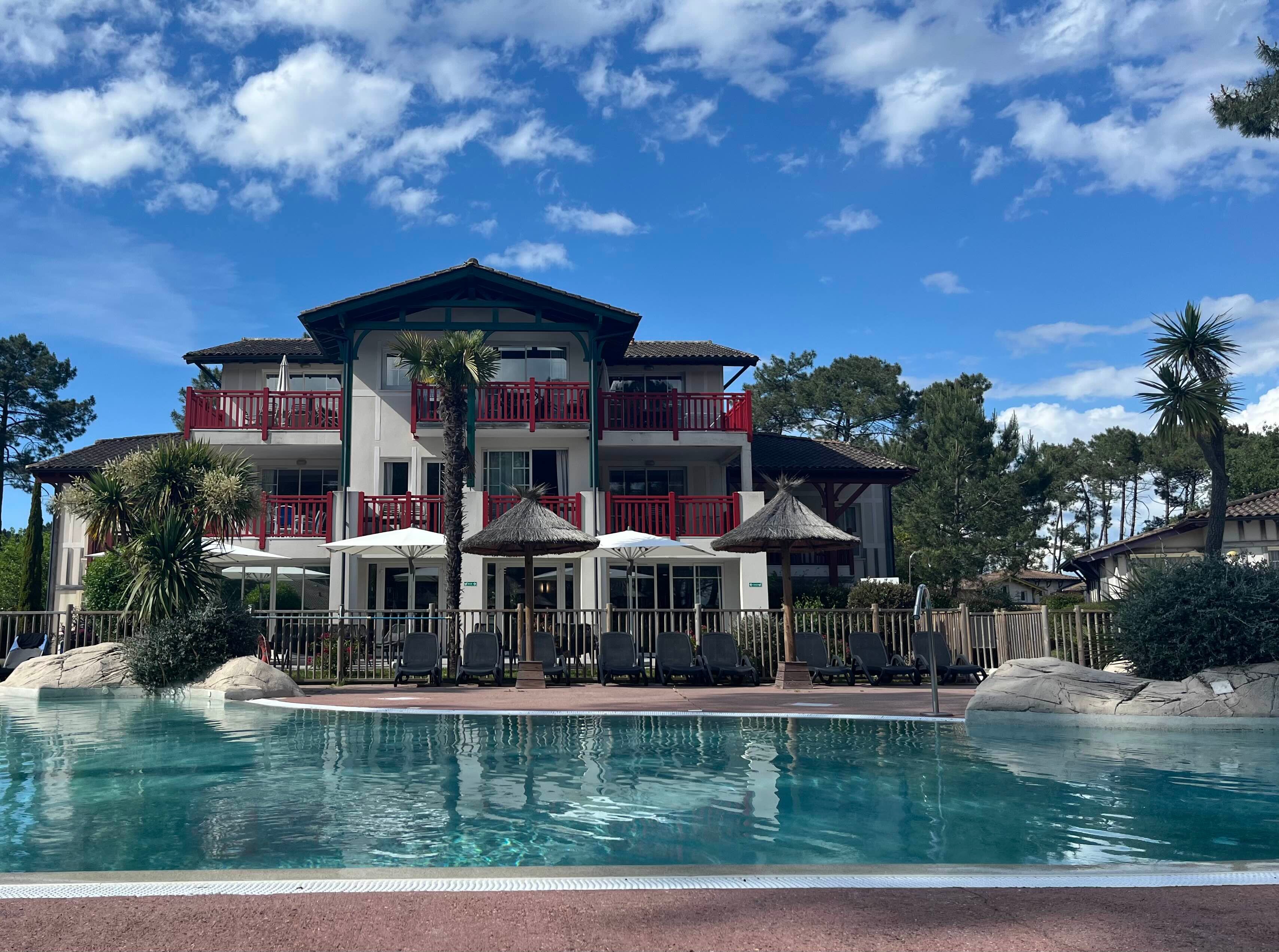 Résidence Prestige Odalys Les Greens du Bassin-泳池