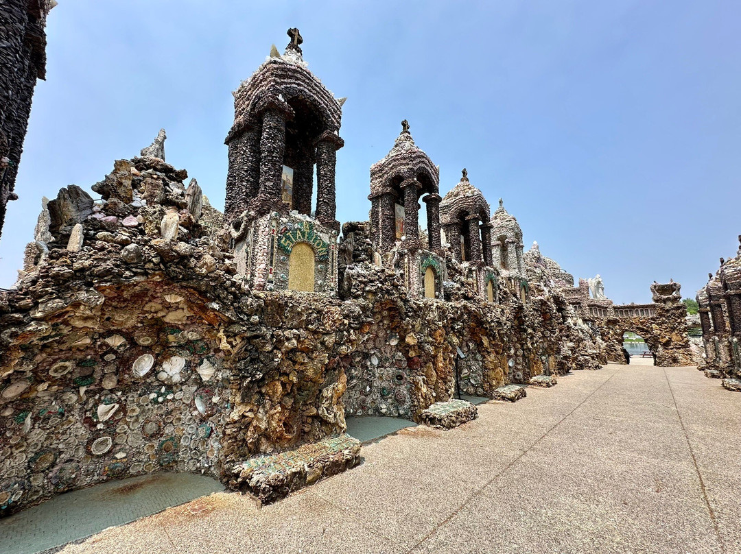 Grotto of the Redemption-West Bend必去景点