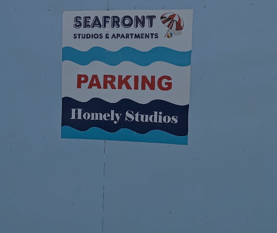 Seafront Studios & Apartments主图