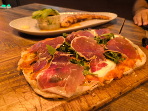 Andres Cosmopolis主图