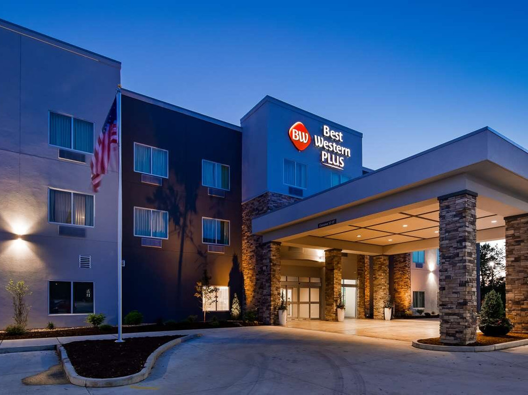 Best Western Plus Parkside Inn & Suites