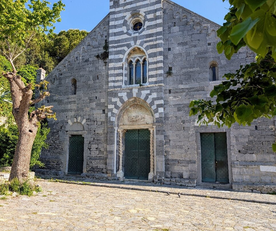 Santuario della Madonna Bianca - Chiesa di San Lorenzo-韦内雷港必去景点