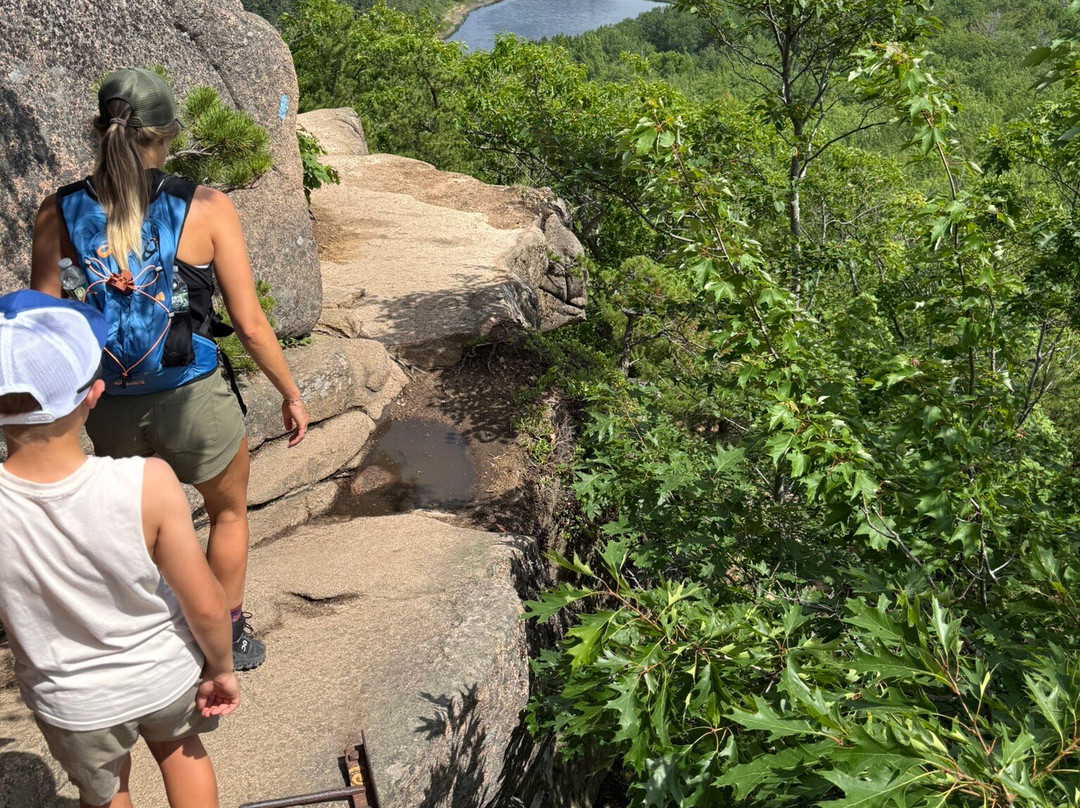 Champlain Mountain & Beehive Loop Trail-阿卡迪亚国家公园必去景点