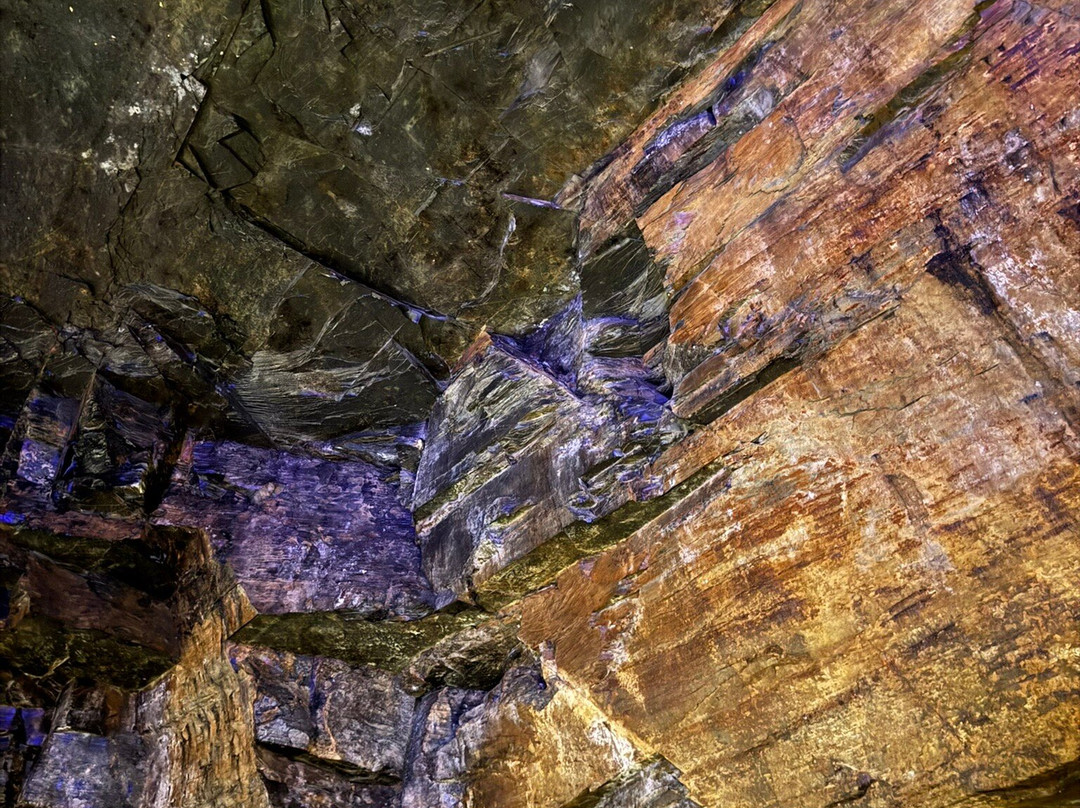 Carnglaze Caverns-利斯卡德必去景点