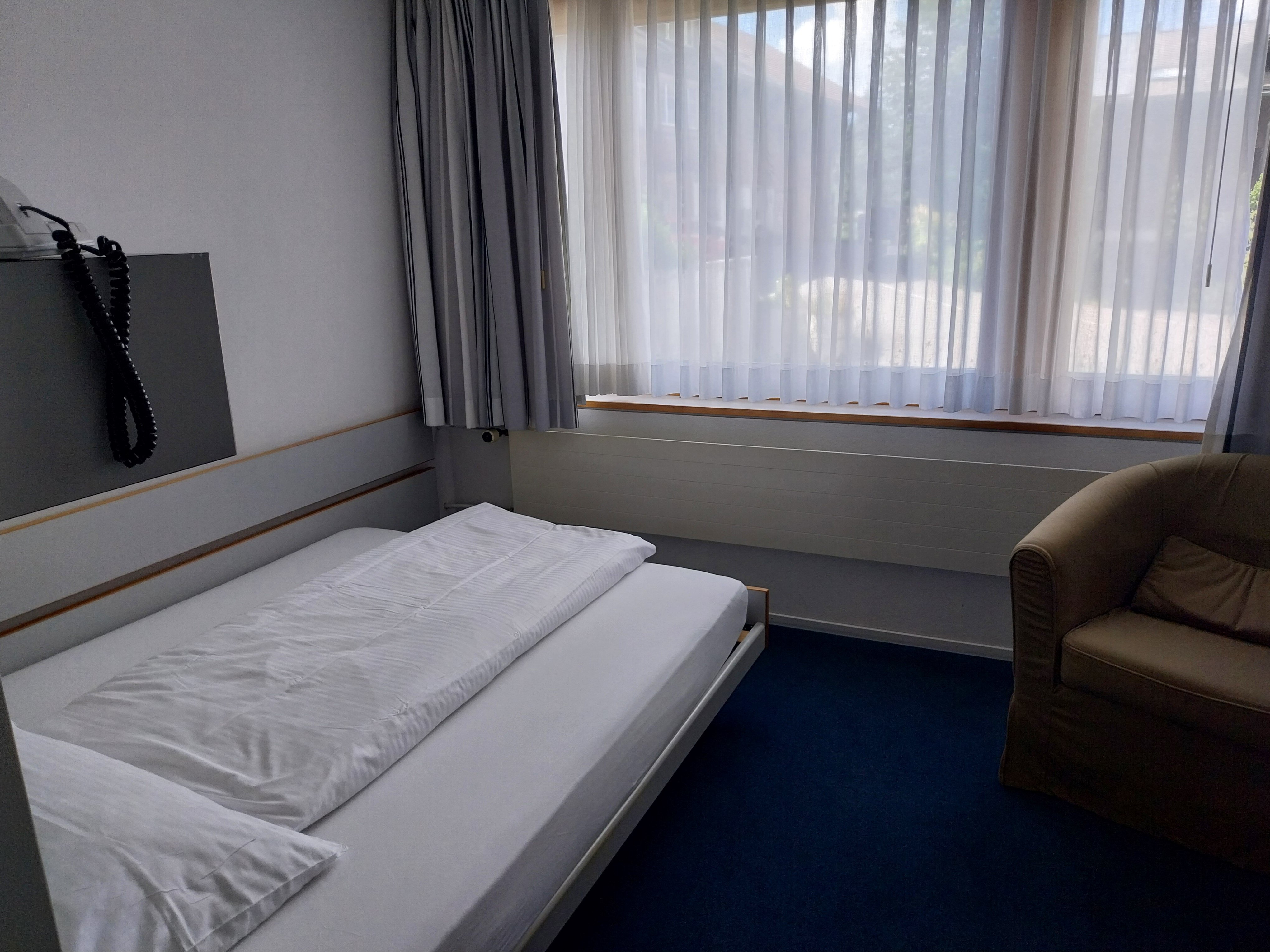 Hotel Kreuz Lenk-客卧