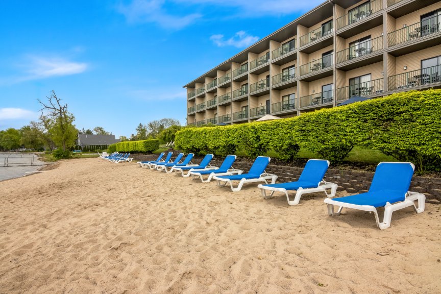 霍顿湖水滨酒店-泳池