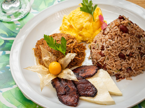 Pinto E' Gallo Desayunos