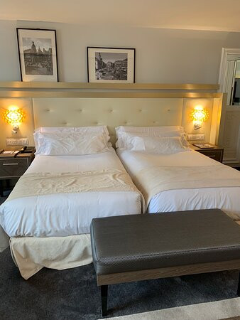 梅里亚卡斯蒂利亚酒店主图