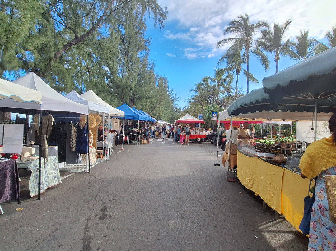 Marché de Saint-Leu-圣亮必去景点