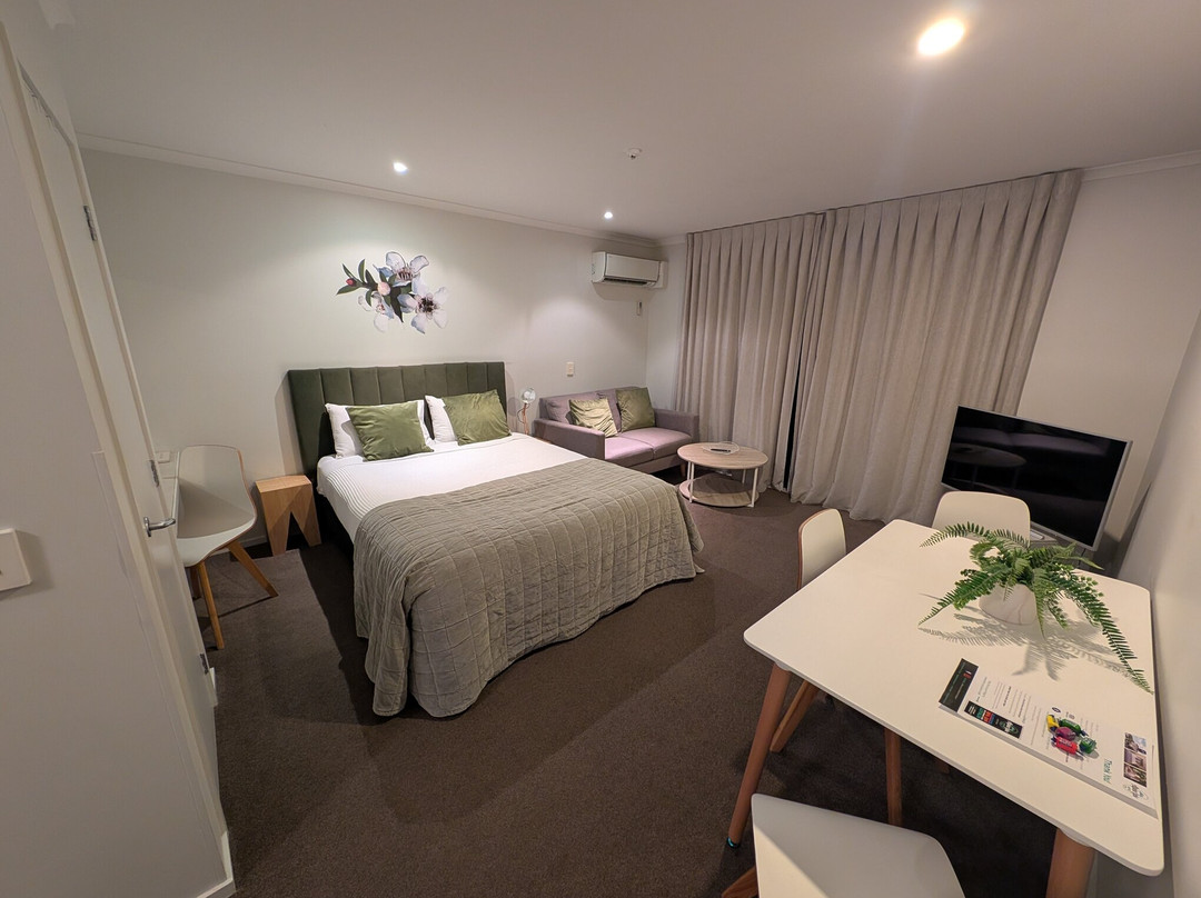 高山湖汽车旅馆主图