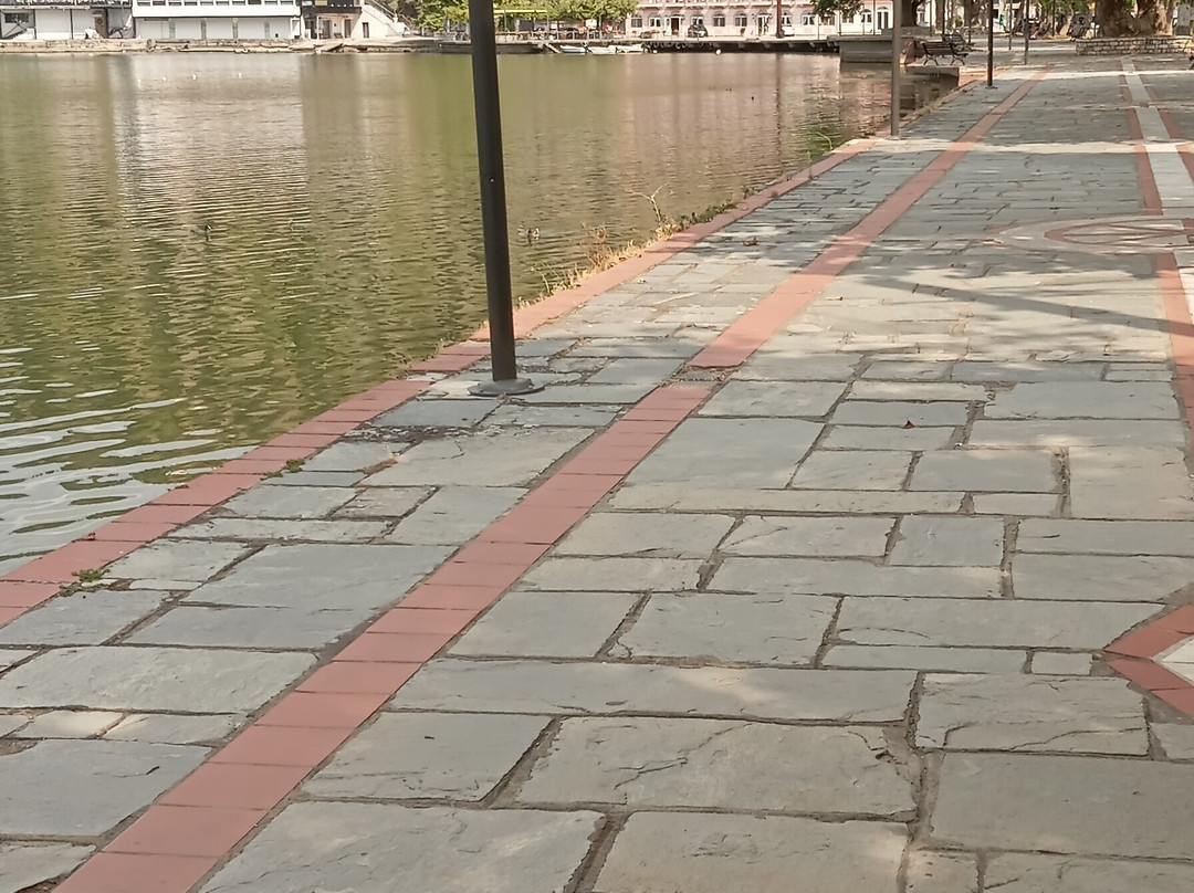 卡斯托里亚酒店主图