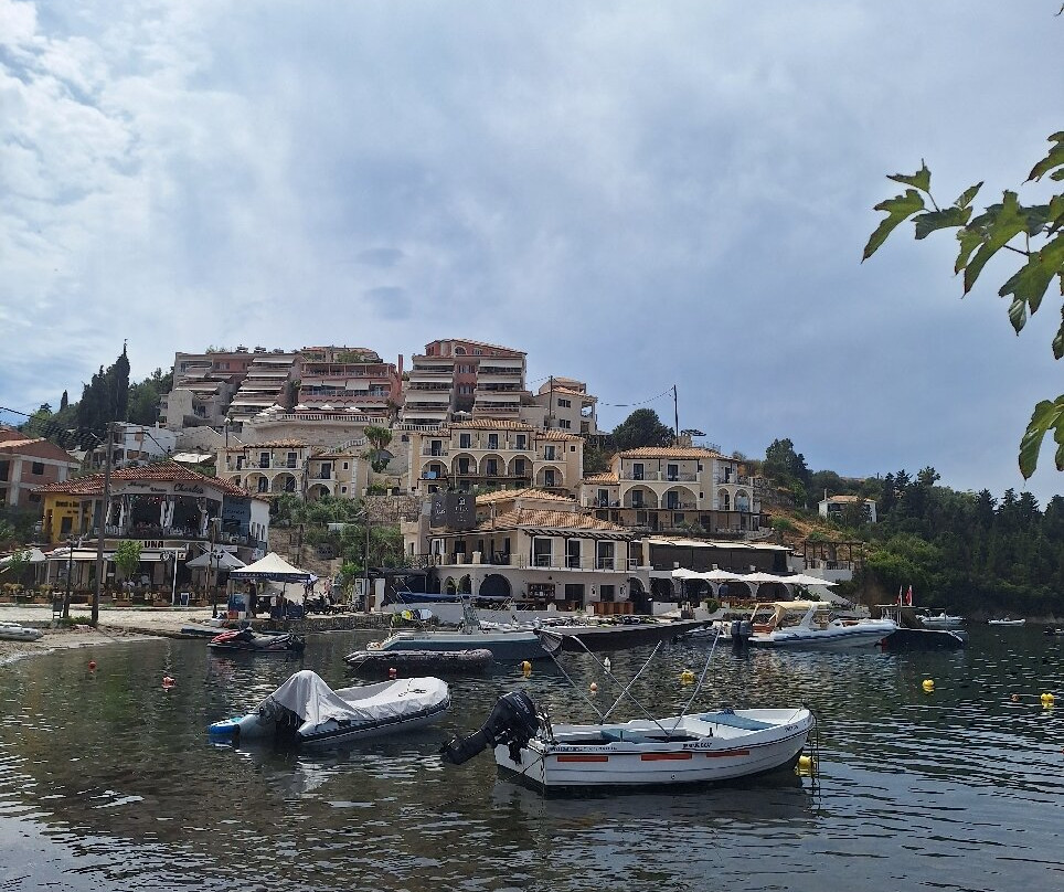 Easybook - Kostas Boat Trips-Agios Georgios必去景点