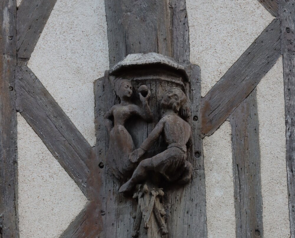 Maison de l'Acrobate-布洛瓦必去景点