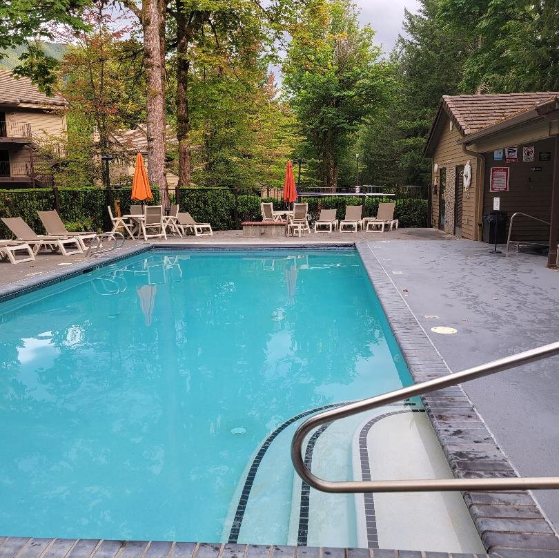 Whispering Woods Resort主图