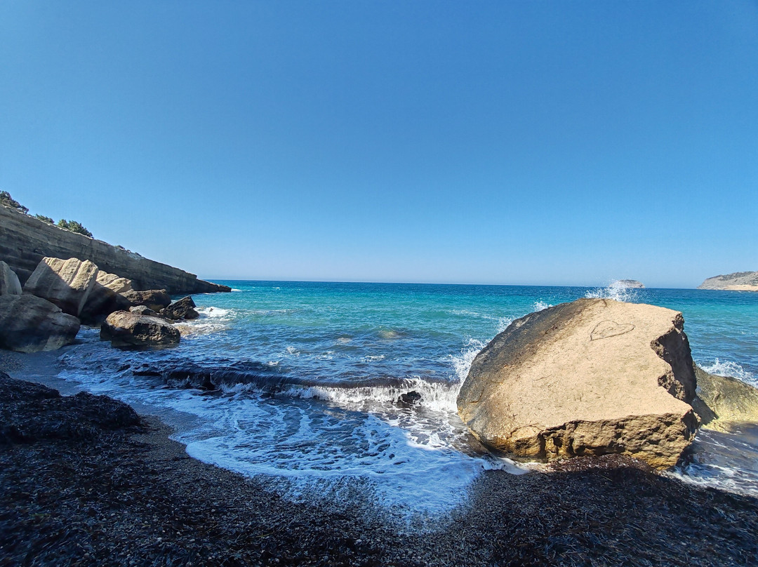 Fourni Beach-Monolithos必去景点