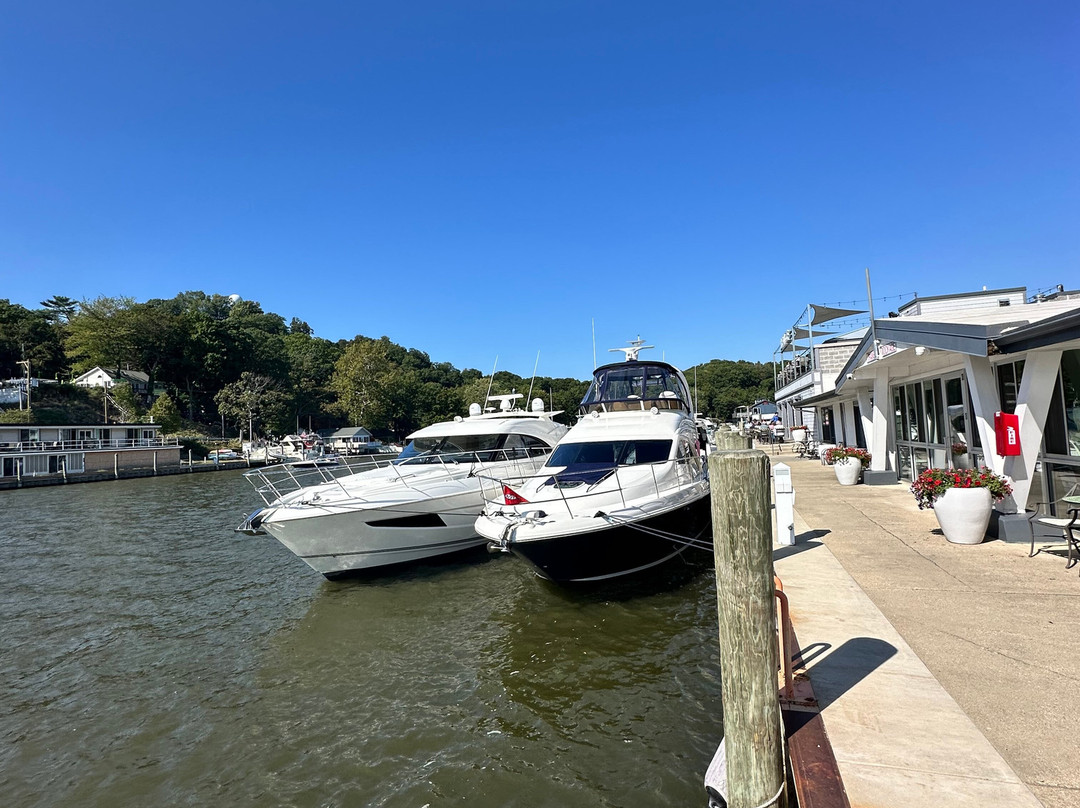 Ship-N-Shore Hotel主图