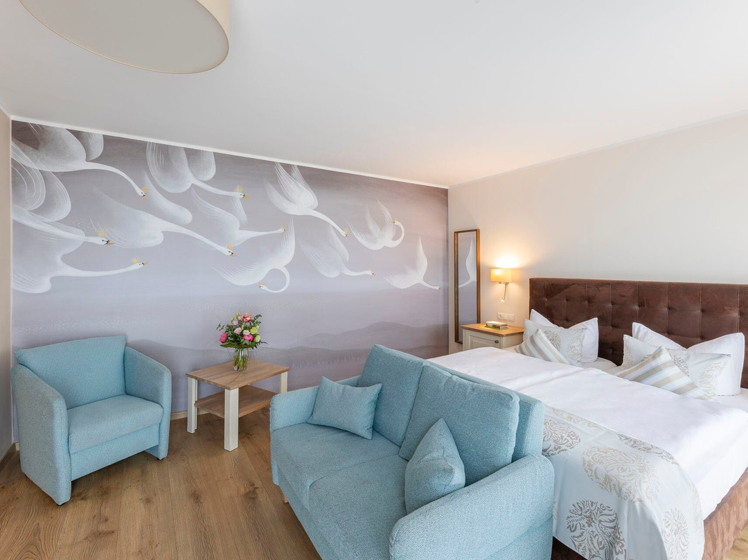 Nautilus Hotel & Restaurant主图