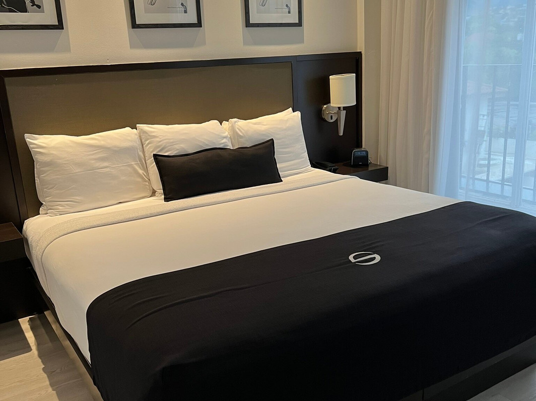 西班牙庭院酒店主图