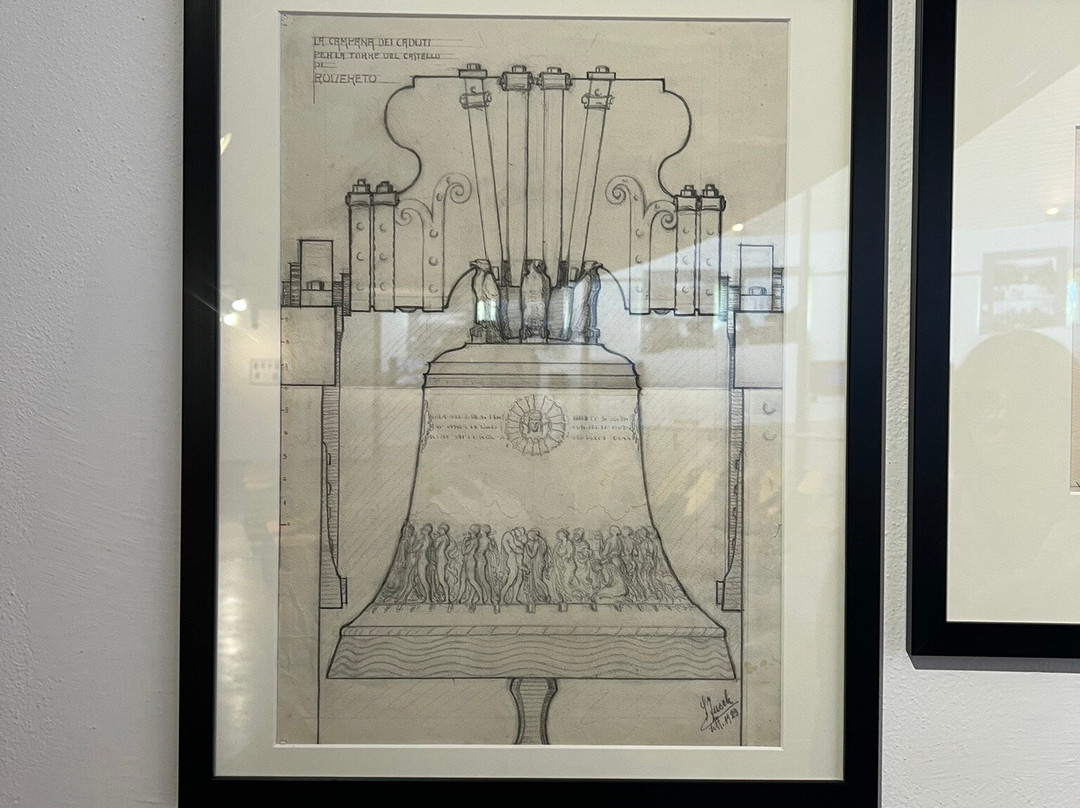 Campana dei Caduti-罗韦雷托必去景点