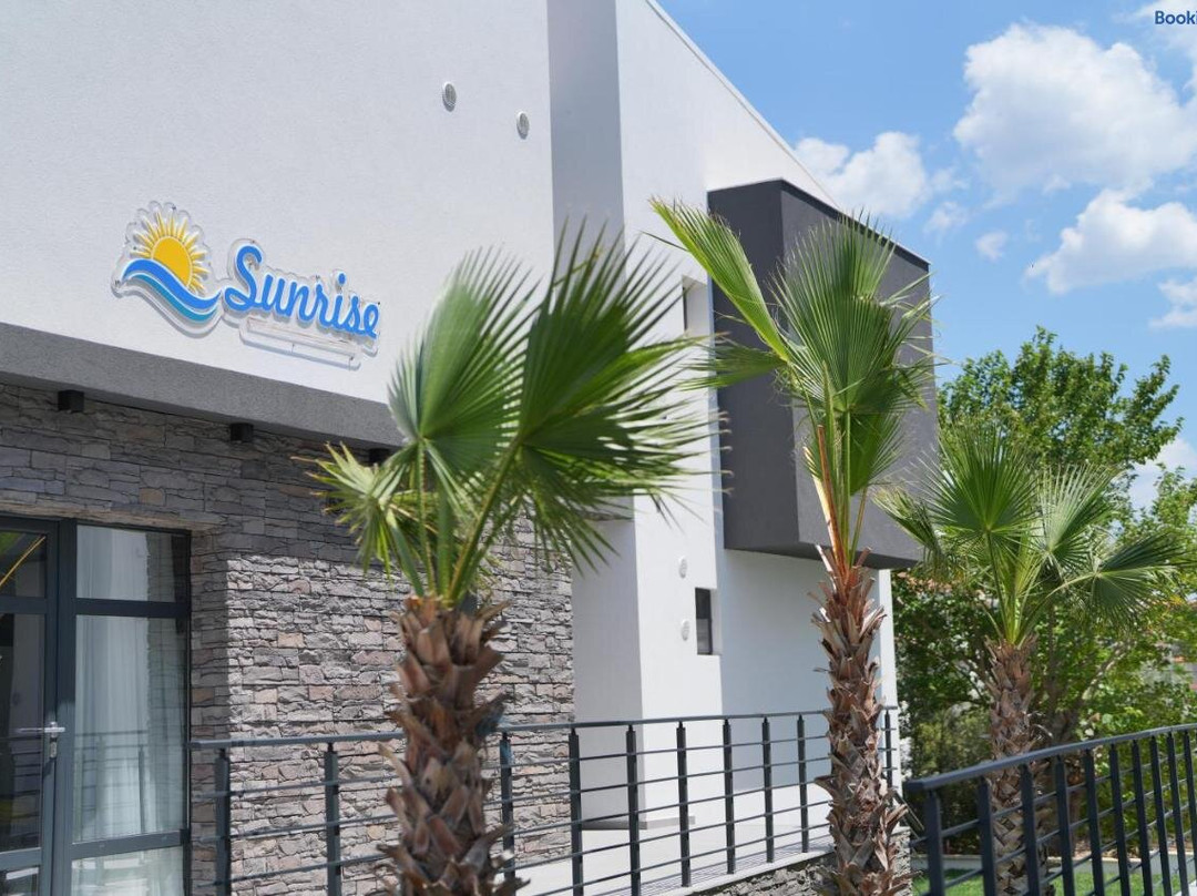 Sunrise Luxury Apartments 2