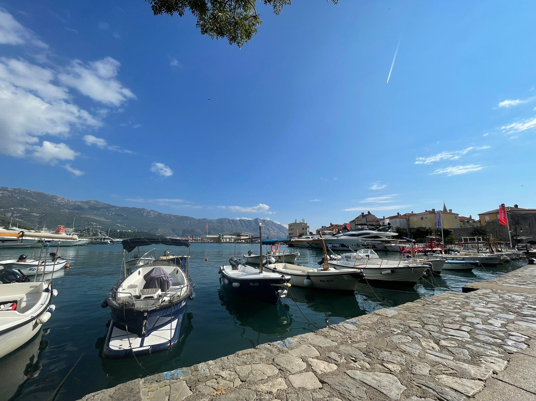 Dukley Marina-布德瓦必去景点