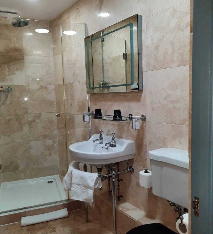 The Black Hole主图