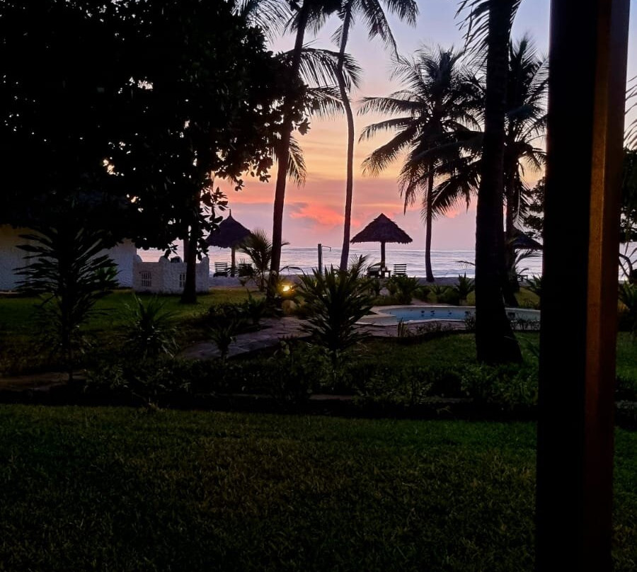 Jacaranda Indian Ocean Beach Resort主图