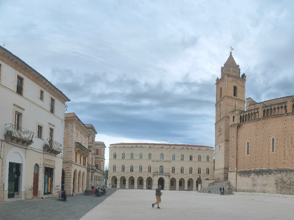 Piazza di San Giustino-基耶蒂必去景点