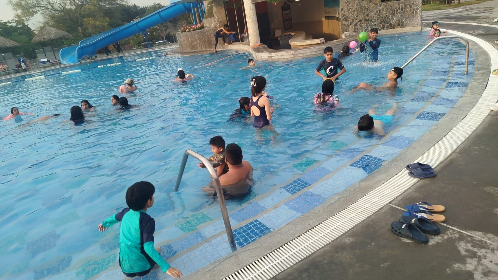 Decameron El Pueblo-泳池